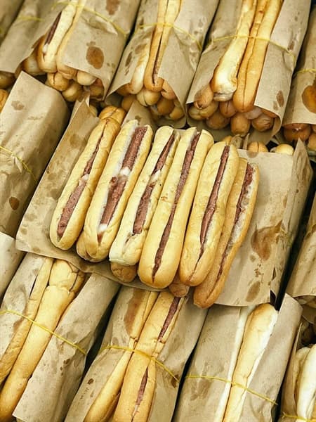 Bánh mì que Hải Phòng
