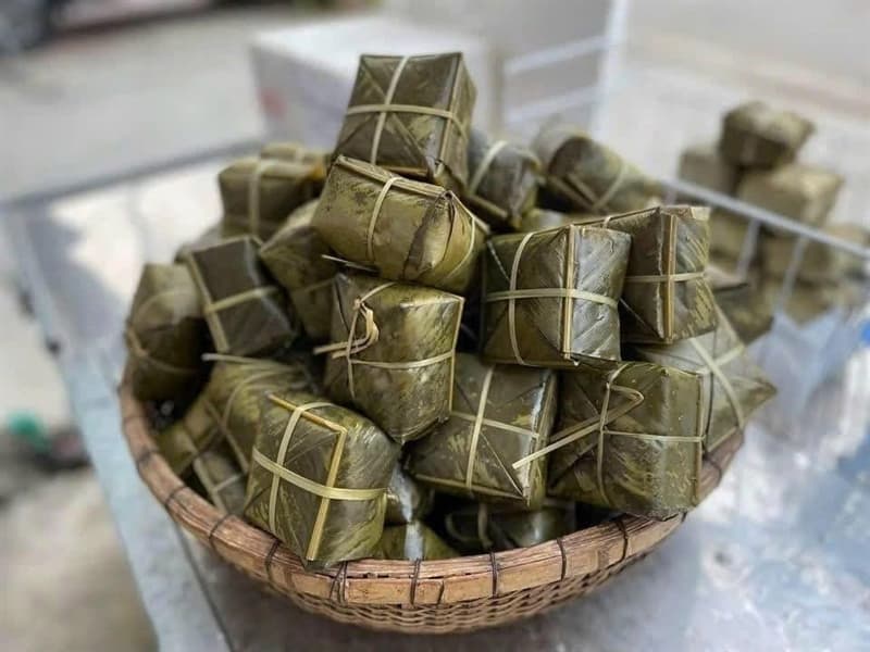 Bánh chưng Tày Quảng Trị (Vuông Xanh) 3