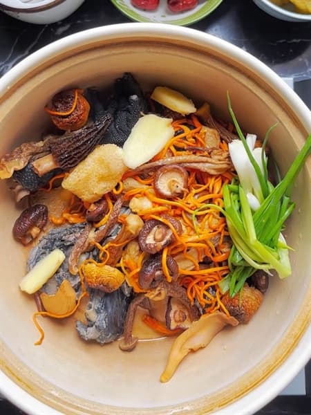 Lẩu nấm mỹ vị LHY 3