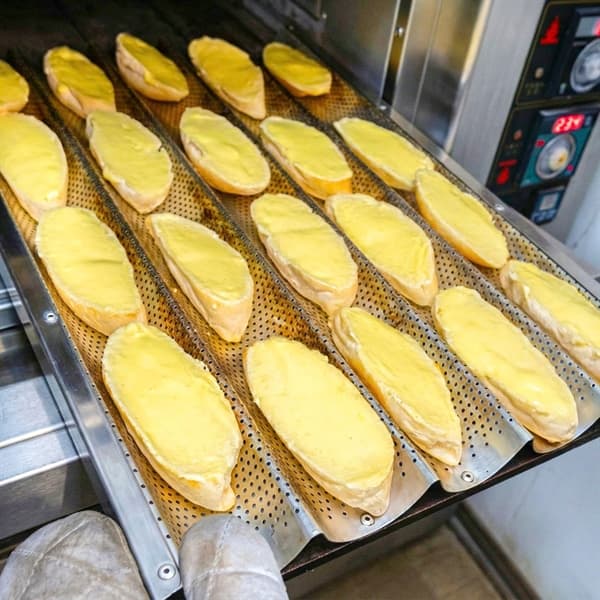 Bánh Mỳ Phomai Hồng Hạnh 4