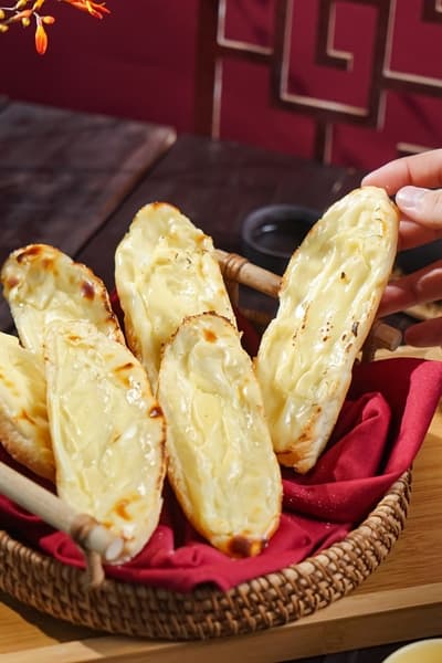 Bánh Mỳ Phomai Hồng Hạnh 2