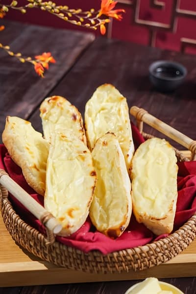 Bánh Mỳ Phomai Hồng Hạnh