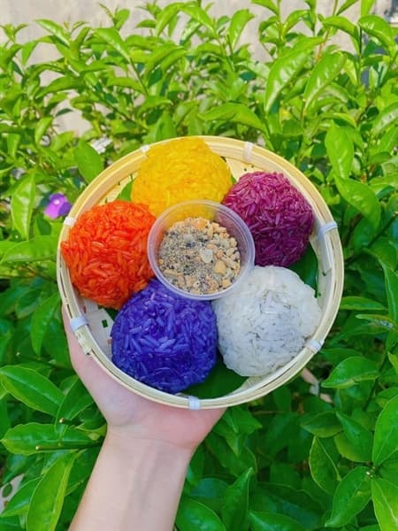 Bánh Khúc Ngũ Sắc Điện Biên