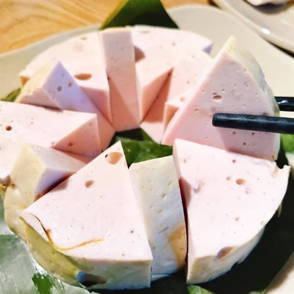 Giò lụa gói lá chuối HST 1kg