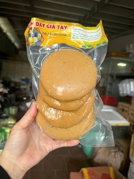 Bánh dày mật mía Hà Giang