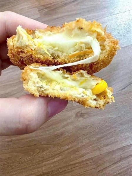 Bánh gà phô mai hộp 10c 2