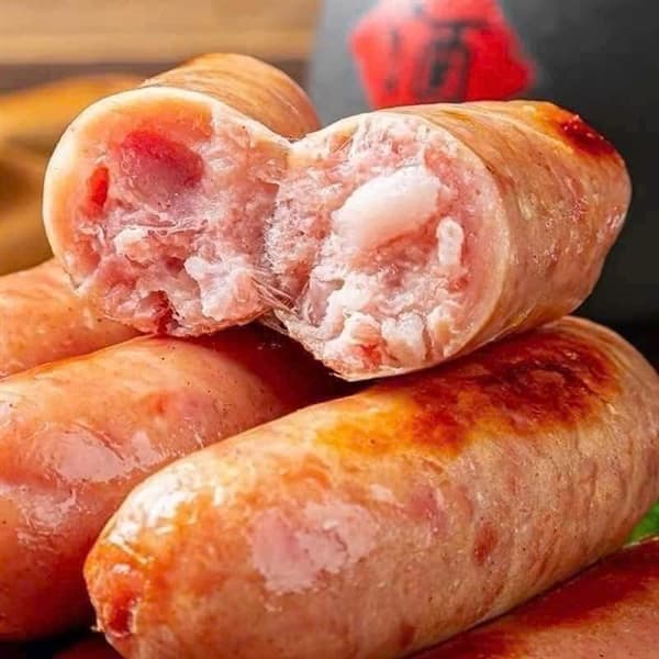 Lạp xưởng nướng đá