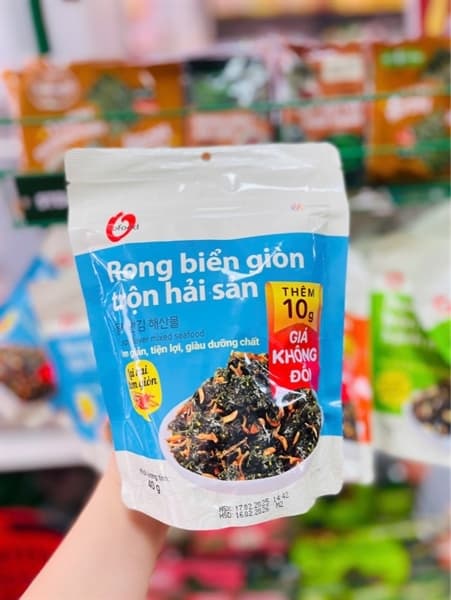 Rong biển giòn trộn hải sản Ofood 40g