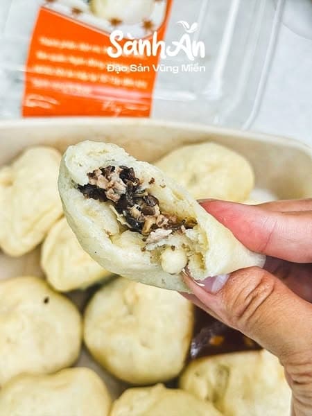 Bánh bao trứng cút mini 3