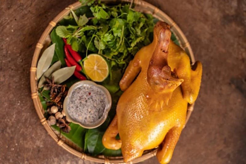 Gà quê ủ muối nguyên con 5