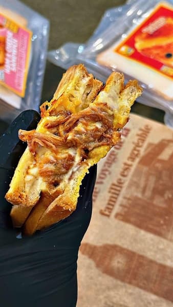 Sandwich bò BBQ Phomai 3