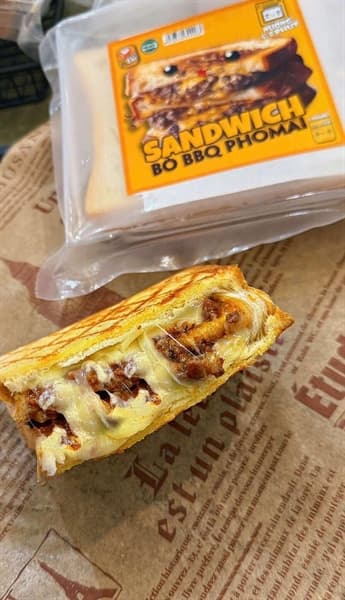 Sandwich bò BBQ Phomai 2