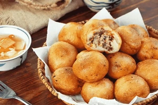 Bánh bao chiên nhân trứng thịt 3
