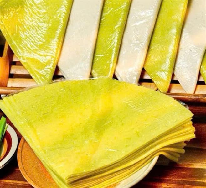 Bánh tráng sữa Bến Tre vị lá dứa