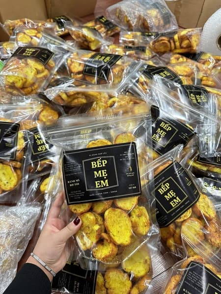 Bánh mỳ bơ tỏi Bếp Mẹ Em 4
