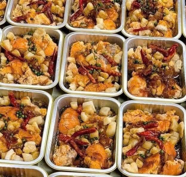 Trứng rim tóp mỡ 4