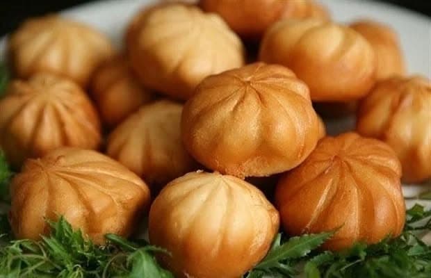 Bánh bao chiên nhân trứng thịt